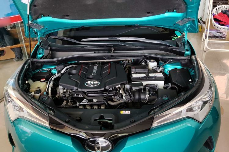 Used Toyota C-HR 2018 2.0L Leading Edition China V-standard Engine Bay