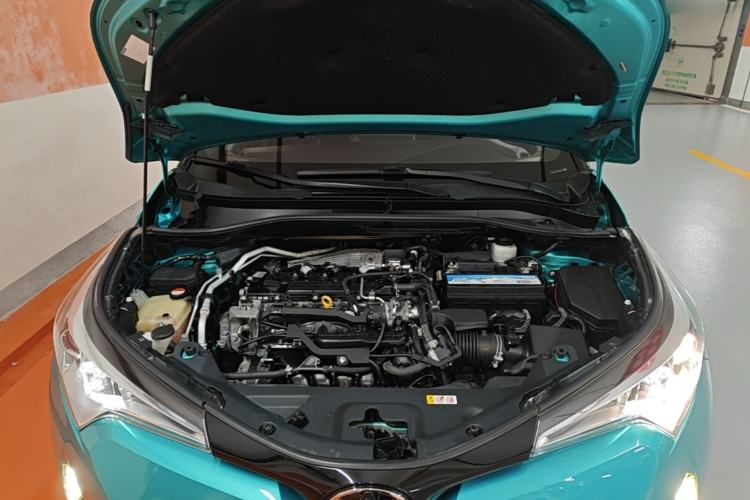 Used Toyota C-HR 2018 2.0L Leading Edition China V-standard Engine Bay