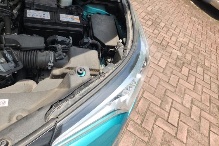 Used Toyota C-HR 2018 2.0L Leading with Sunroof China V Standard Engine Bay Left