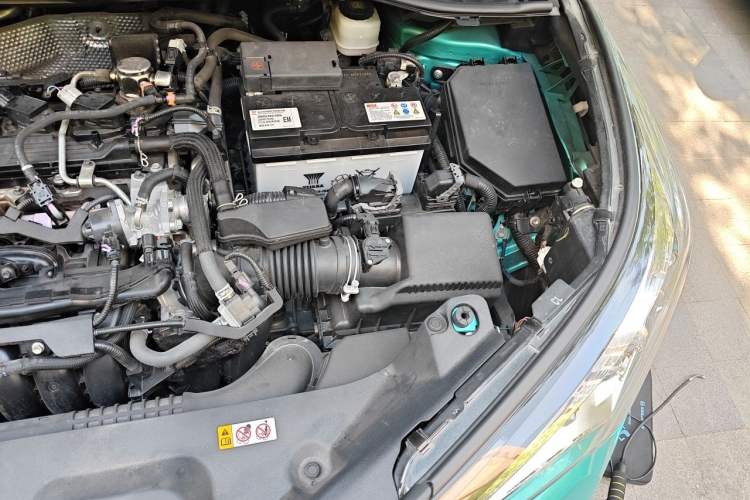 Used Toyota C-HR 2018 2.0L Leading Edition China VI Engine Bay Left