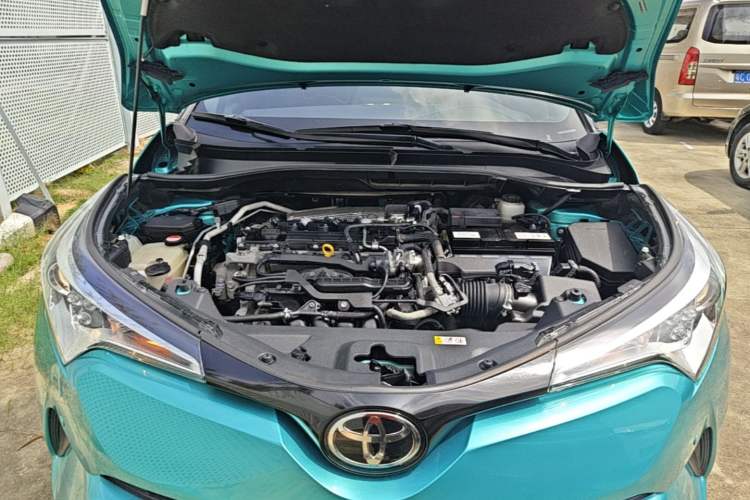 Used Toyota C-HR 2018 2.0L Leading Edition China V-standard Engine Bay