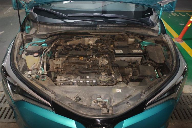 Used Toyota C-HR 2018 2.0L Flagship Version China V Standard Engine Bay