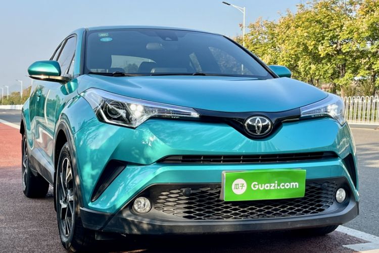 Used Toyota C-HR 2018 2.0L Leading with Sunroof China VI Standard Exterior 1