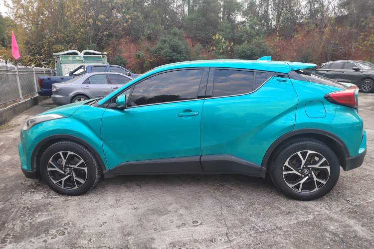Used Toyota C-HR 2018 2.0L Leading Edition China V-standard Exterior 3