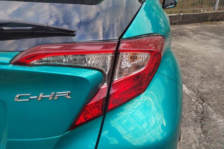 Used Toyota C-HR 2018 2.0L Leading Edition China V-standard Exterior 6