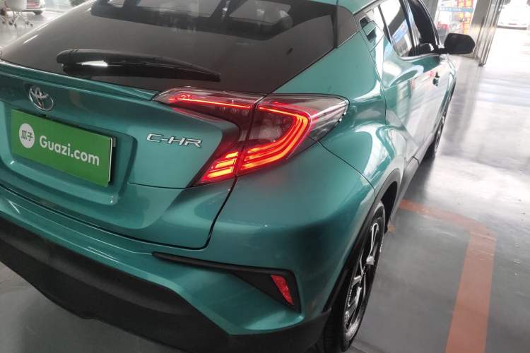 Used Toyota C-HR 2018 2.0L Luxury Edition China VI Standard Exterior 6