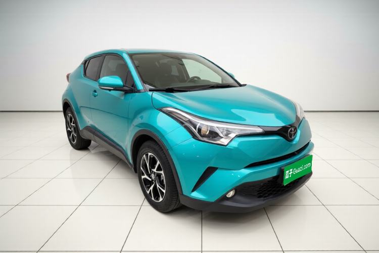 Used Toyota C-HR 2018 2.0L Leading Edition China VI Front Right 45 Deg