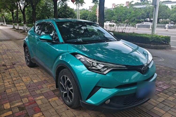 Used Toyota C-HR 2018 2.0L Luxury Sunroof Version China V Emission Standard Front Right 45 Deg