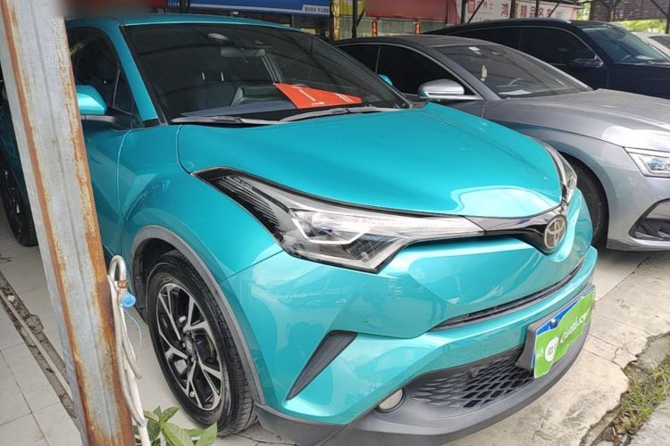 Used Toyota C-HR 2018 2.0L Luxury Edition China V Standard Front Right 45 Deg