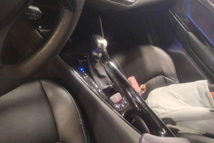 Used Toyota C-HR 2018 2.0L Leading Edition China VI Gear Lever
