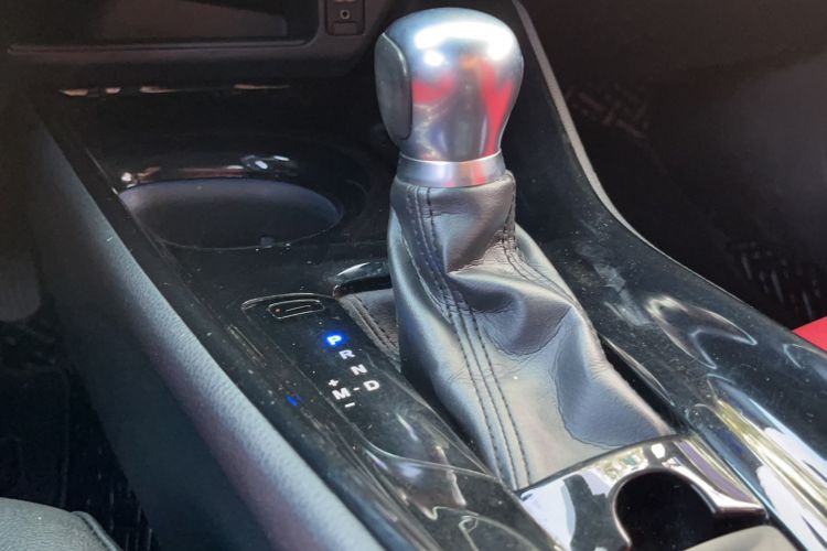 Used Toyota C-HR 2018 2.0L Leading with Sunroof China VI Standard Gear Lever