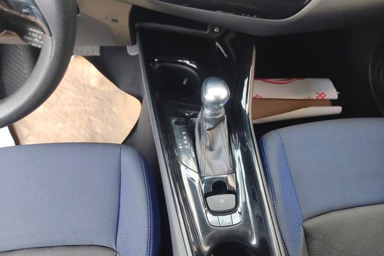 Used Toyota C-HR 2018 2.0L Leading Edition China V-standard Gear Lever