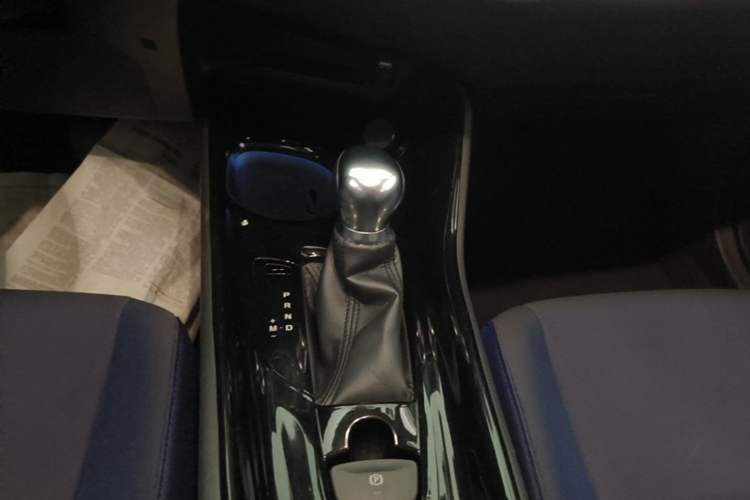 Used Toyota C-HR 2018 2.0L Leading Edition China V-standard Gear Lever