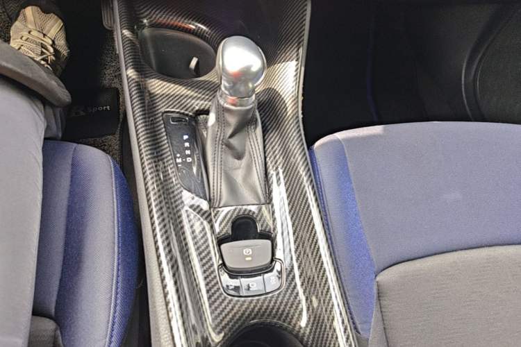 Used Toyota C-HR 2018 2.0L Leading Edition China V-standard Gear Lever