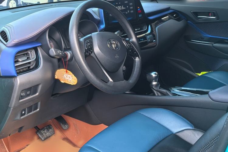 Used Toyota C-HR 2018 2.0L Leading Edition China V-standard Interior 2