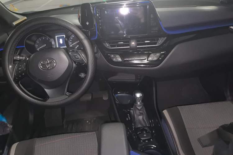 Used Toyota C-HR 2018 2.0L Leading Edition China V-standard Interior 2