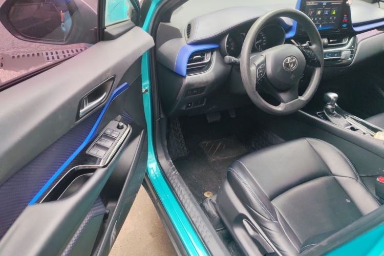 Used Toyota C-HR 2018 2.0L Leading Edition China V-standard Interior 3
