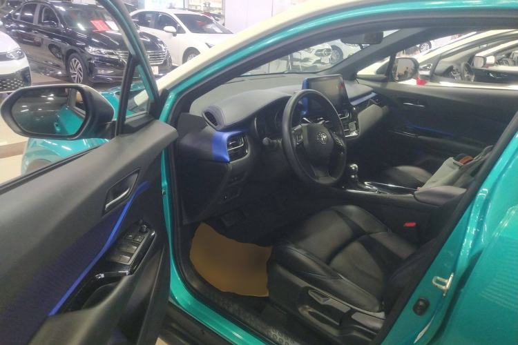 Used Toyota C-HR 2018 2.0L Leading Edition China VI Interior 3
