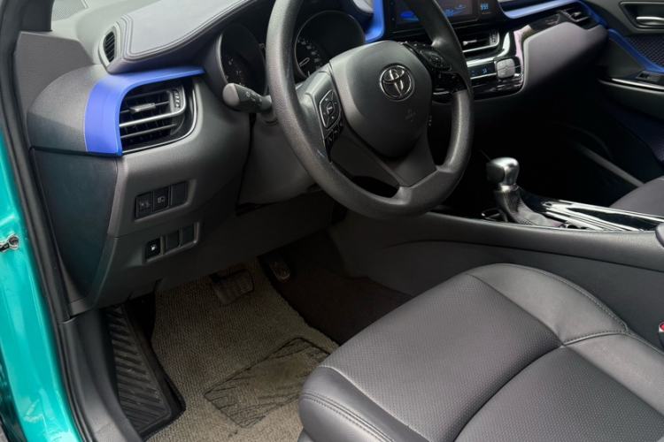 Used Toyota C-HR 2018 2.0L Leading Edition China VI Interior 3