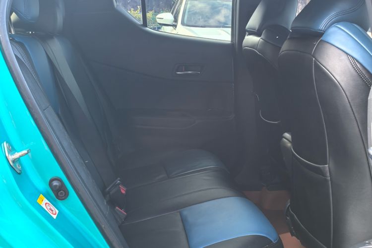 Used Toyota C-HR 2018 2.0L Leading Edition China V-standard Interior 3