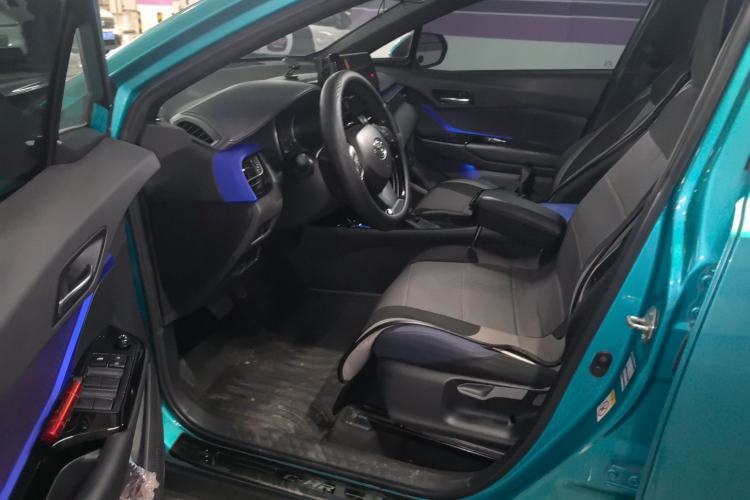Used Toyota C-HR 2018 2.0L Leading Edition China V-standard Interior 3