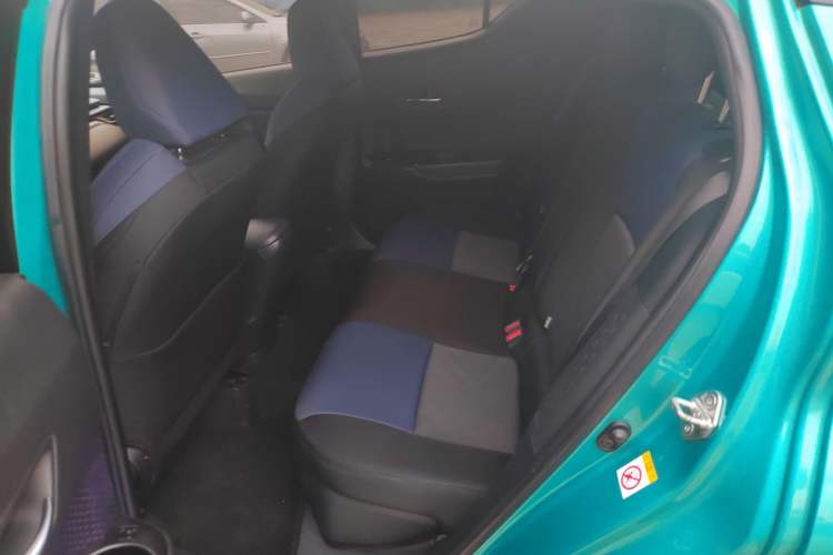 Used Toyota C-HR 2018 2.0L Leading Edition China V-standard Interior 4