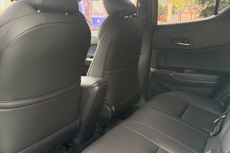 Used Toyota C-HR 2018 2.0L Leading Edition China VI Interior 4