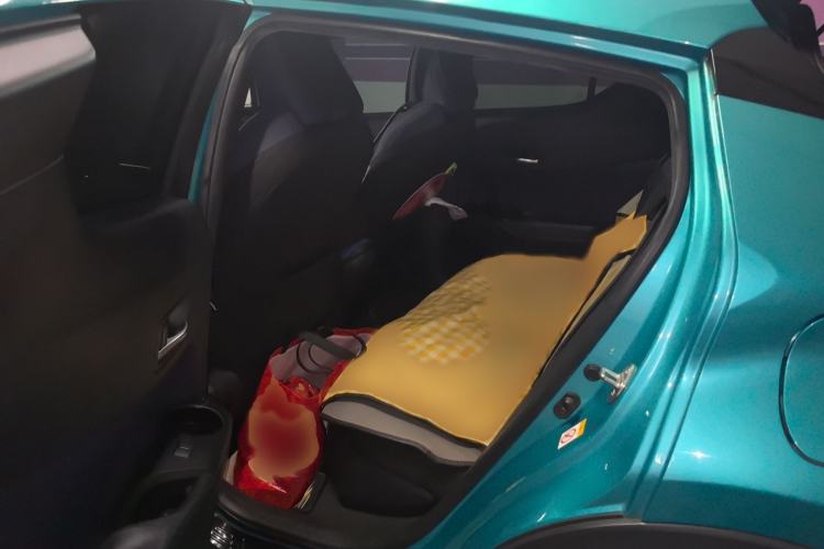 Used Toyota C-HR 2018 2.0L Leading Edition China V-standard Interior 4