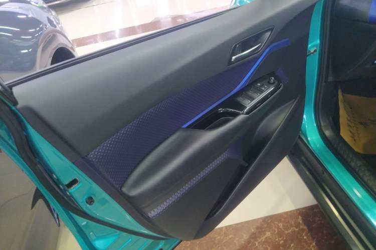 Used Toyota C-HR 2018 2.0L Leading Edition China VI Interior 7