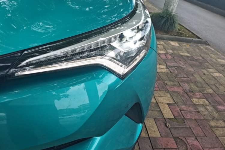 Used Toyota C-HR 2018 2.0L Luxury Sunroof Version China V Emission Standard Left Front Headlight