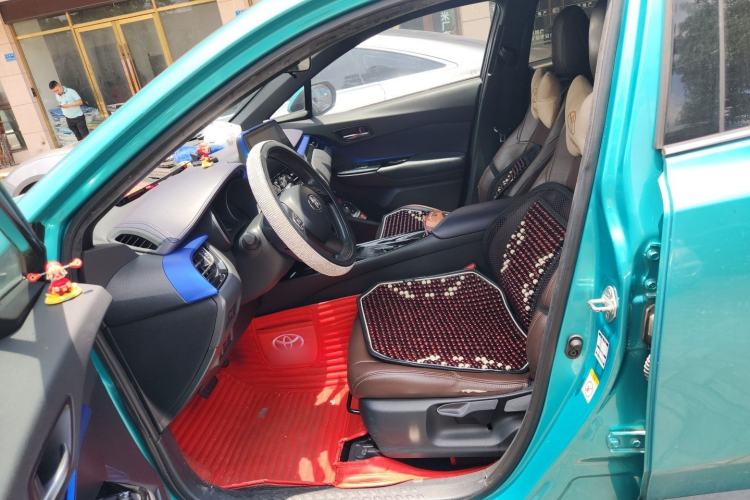 Used Toyota C-HR 2018 2.0L Leading with Sunroof China V Standard Left Front Seat