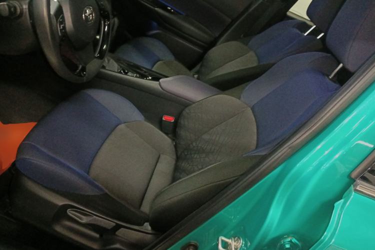 Used Toyota C-HR 2018 2.0L Luxury Sunroof Version China VI Standard Left Front Seat