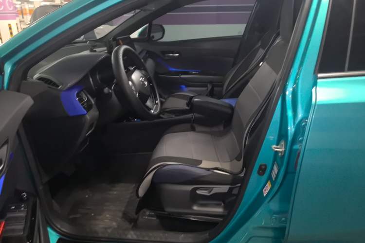 Used Toyota C-HR 2018 2.0L Leading Edition China V-standard Left Front Seat