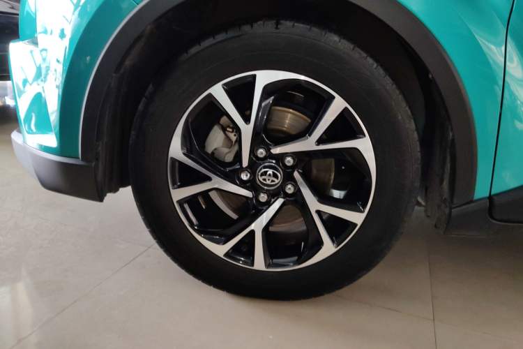 Used Toyota C-HR 2018 2.0L Leading Edition China V-standard Left Front Wheel Hub