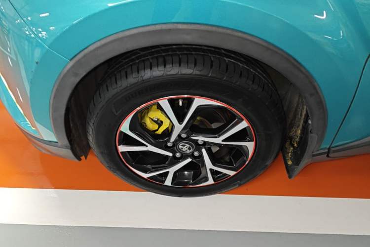 Used Toyota C-HR 2018 2.0L Leading Edition China V-standard Left Front Wheel Hub