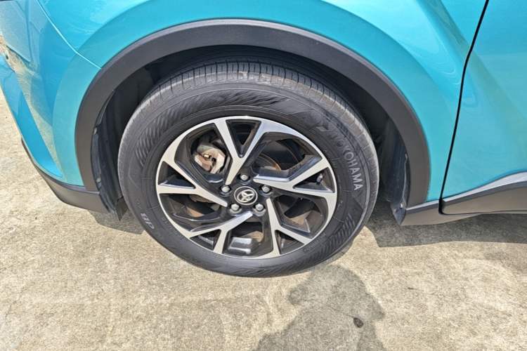 Used Toyota C-HR 2018 2.0L Leading Edition China V-standard Left Front Wheel Hub
