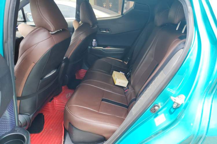 Used Toyota C-HR 2018 2.0L Leading with Sunroof China V Standard Left Rear Seat