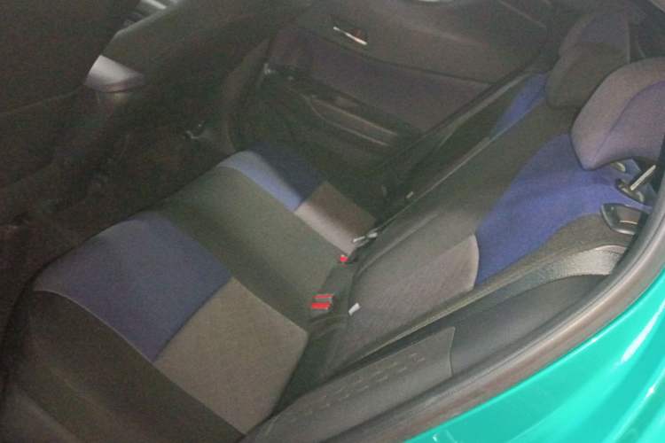 Used Toyota C-HR 2018 2.0L Luxury Sunroof Version China VI Standard Left Rear Seat