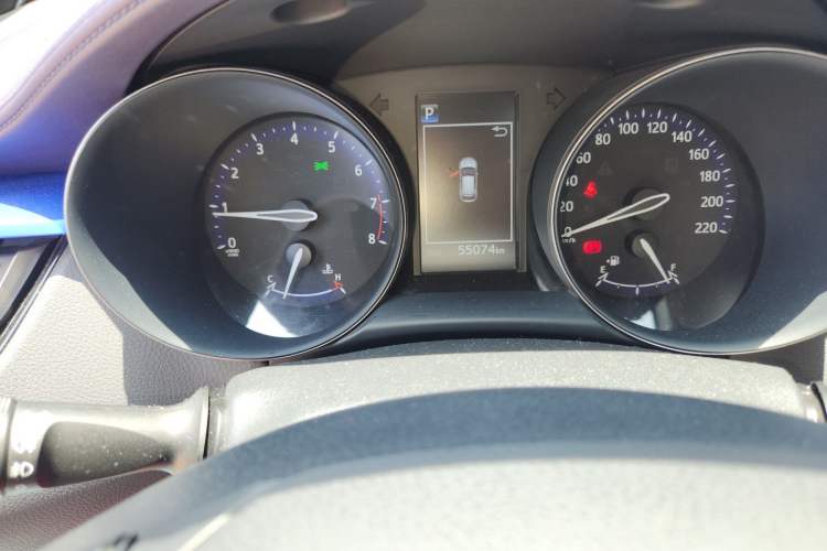 Used Toyota C-HR 2018 2.0L Leading with Sunroof China V Standard Odometer Close Up