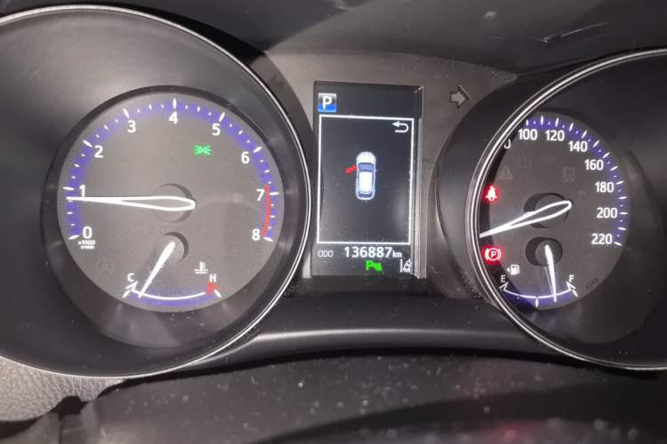 Used Toyota C-HR 2018 2.0L Leading Edition China V-standard Odometer Close Up
