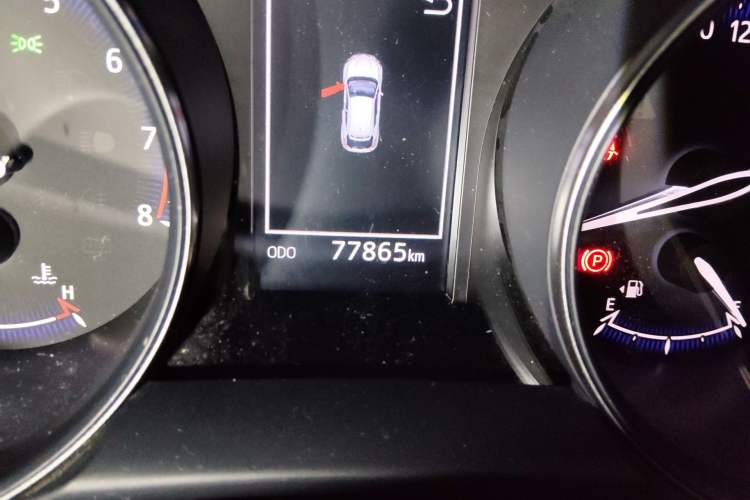 Used Toyota C-HR 2018 2.0L Leading Edition China V-standard Odometer Close Up