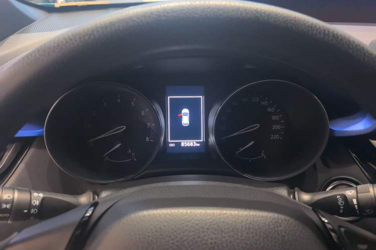Used Toyota C-HR 2018 2.0L Leading Edition China V-standard Odometer Close Up