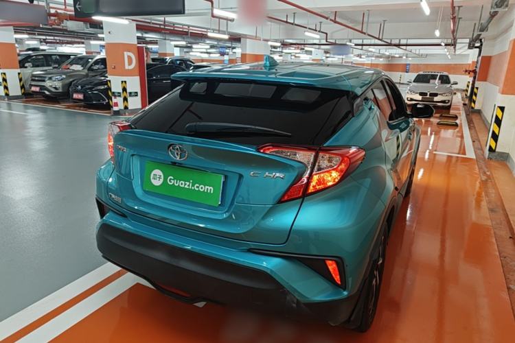 Used Toyota C-HR 2018 2.0L Leading Edition China V-standard Rear Right 45 Deg