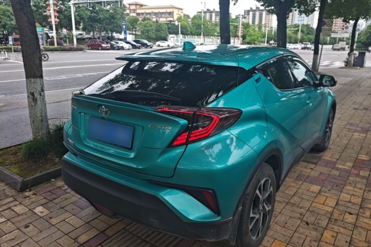 Used Toyota C-HR 2018 2.0L Luxury Sunroof Version China V Emission Standard Rear Right 45 Deg