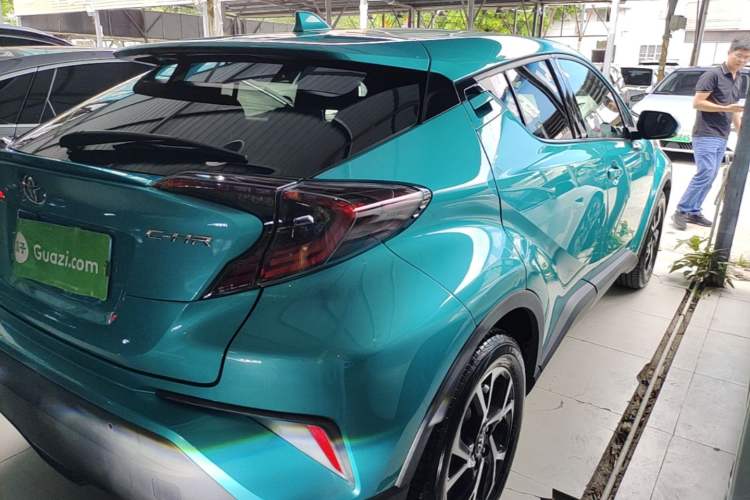 Used Toyota C-HR 2018 2.0L Luxury Edition China V Standard Rear Right 45 Deg