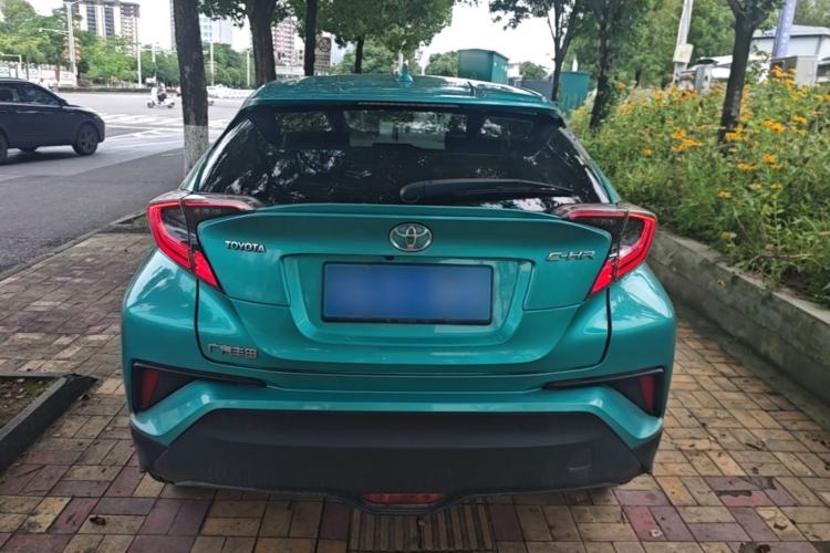 Used Toyota C-HR 2018 2.0L Luxury Sunroof Version China V Emission Standard Rear