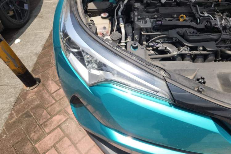 Used Toyota C-HR 2018 2.0L Leading with Sunroof China V Standard Right Front Headlight