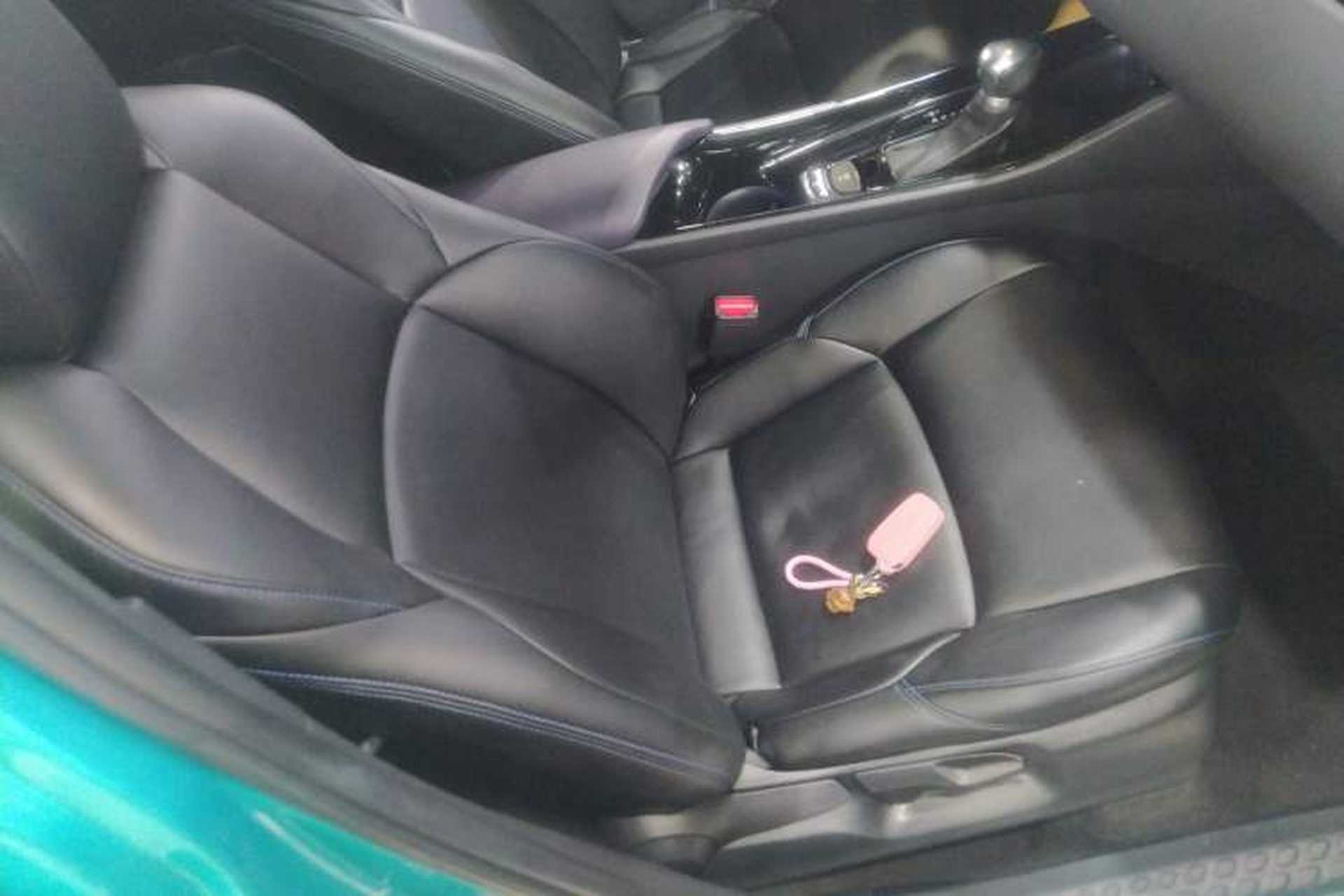 Used Toyota C-HR 2018 2.0L Leading Edition China VI Right Front Seat