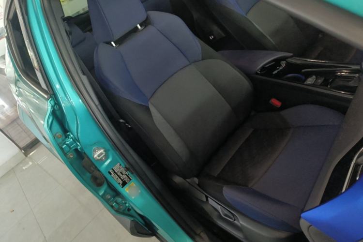 Used Toyota C-HR 2018 2.0L Leading Edition China V-standard Right Front Seat