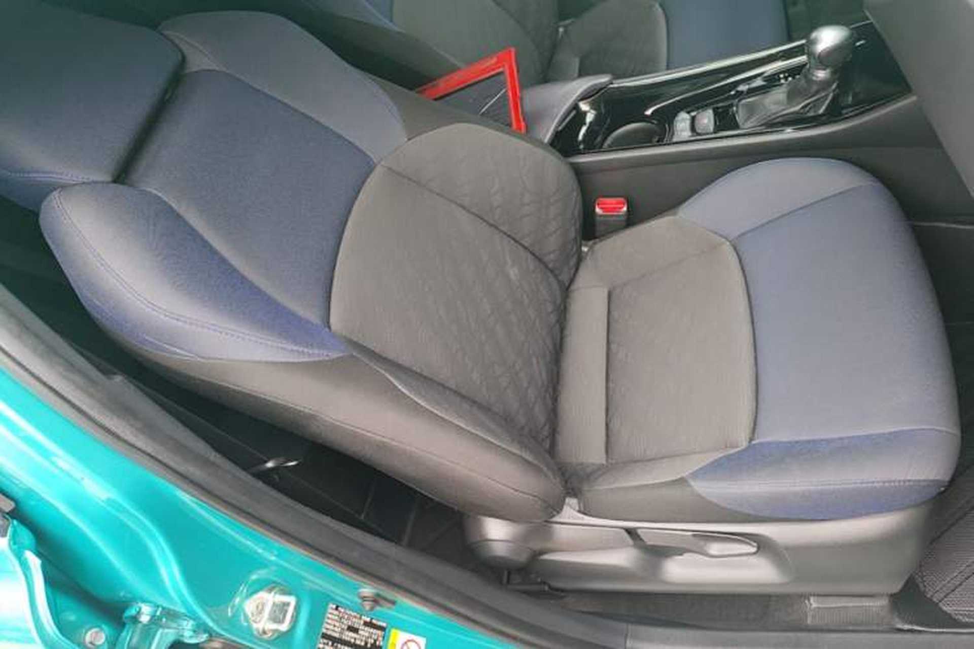 Used Toyota C-HR 2018 2.0L Leading Edition China VI Right Front Seat